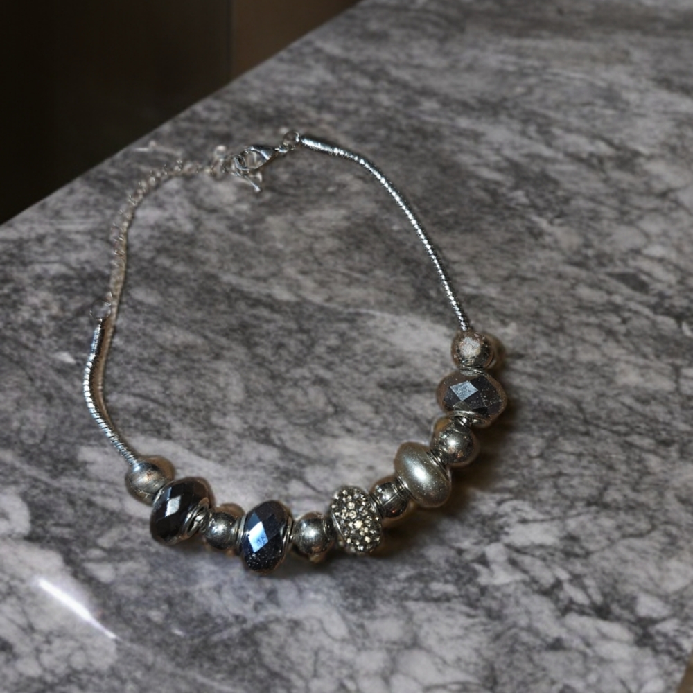 Elegant Silver Beaded Bracelet ✨💎 #Jewelry #Bracelet #Silver 💖✨💎